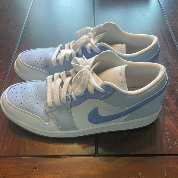 Jordan 1 Low SE - Picture 3 of 4